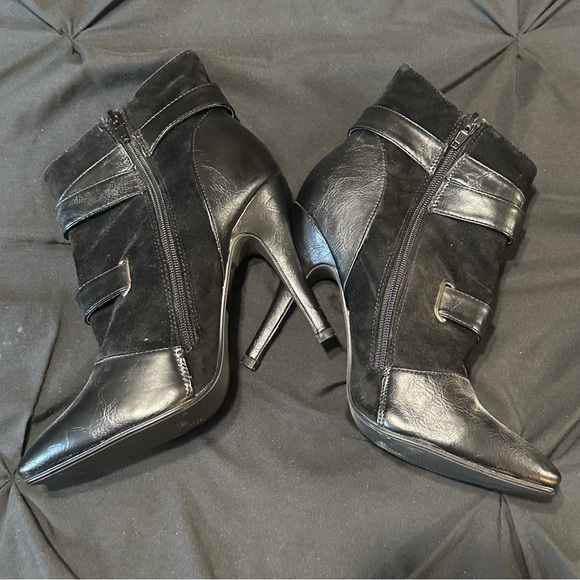 Black Strappy Stiletto Boots, US8 - Picture 5 of 5